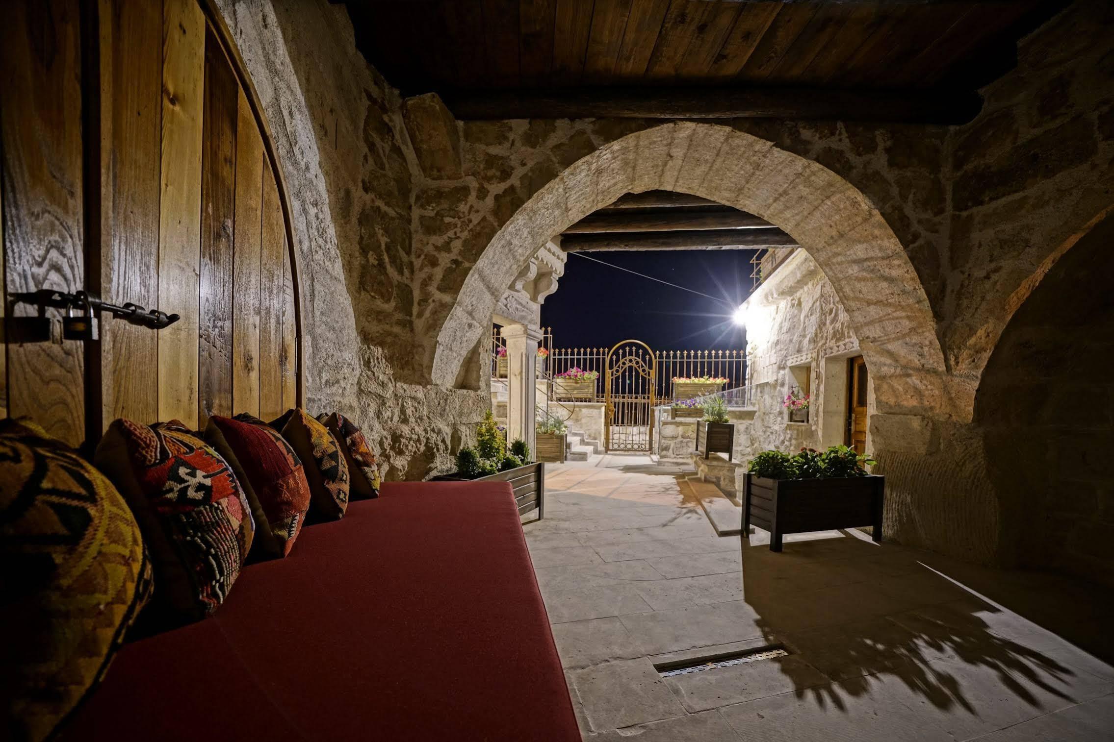 Vigneron Cave Hotel Nevsehir Exterior photo